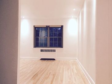 Grand 5.5 unit fully renovated in Mount Royal! Upper CDN! Heated!