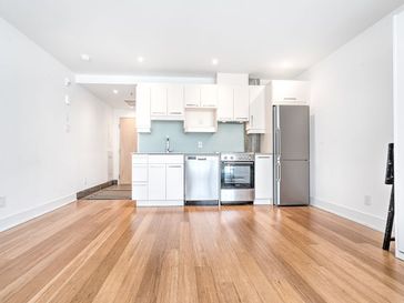 Luxury Condo Downtown newly Renovated! Top Floor! Views!