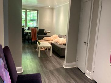 Newly Reno 4.5 in CDN! Brand new Bath &amp;amp;amp;amp; floors! Heat Inc!