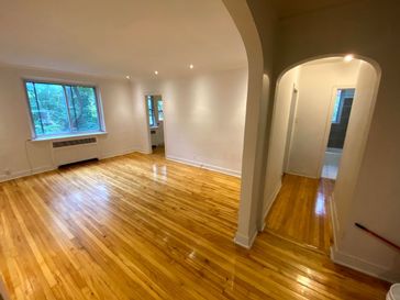 Spacious 3 Bedrooms Unit for rent in Cote-Des-Neiges! Heat Inc!